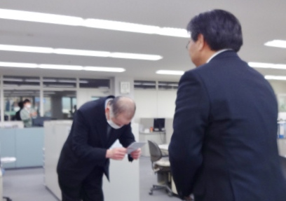 還暦のお祝い贈呈