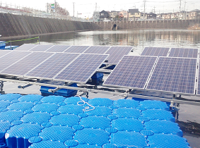 フロート式太陽光発電設備のユニットを横連結