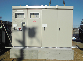 フロート式太陽光発電設備の地上の受変電設備