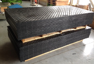 Wボードが積まれている画像